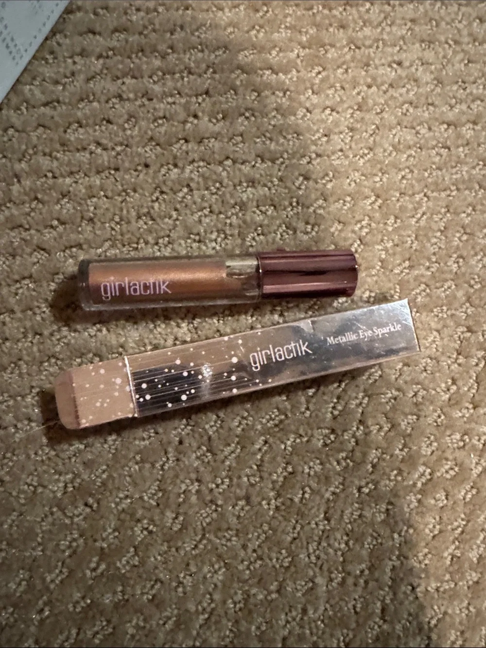Girlactik Metallic Eye Sparkle Liquid Eyeshadow - Rose Gold. Color glam